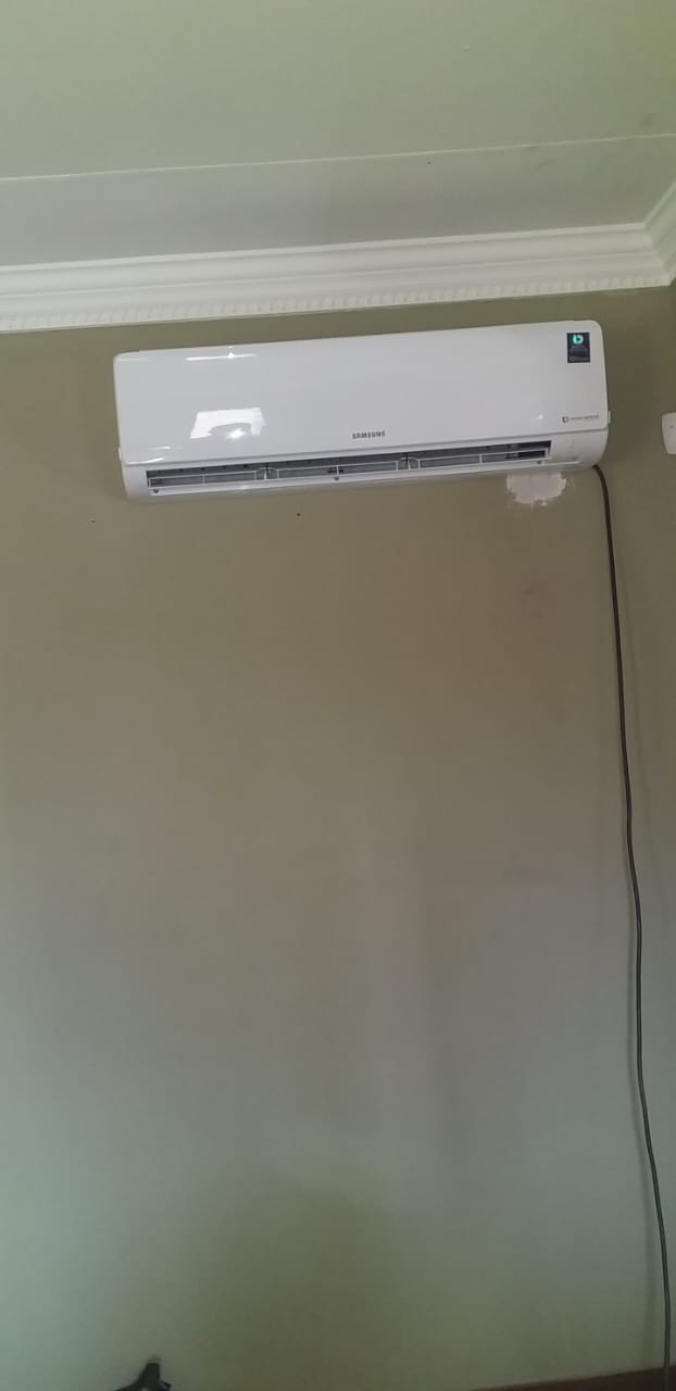 Fresh air ducted fans system for medical facility ventilation