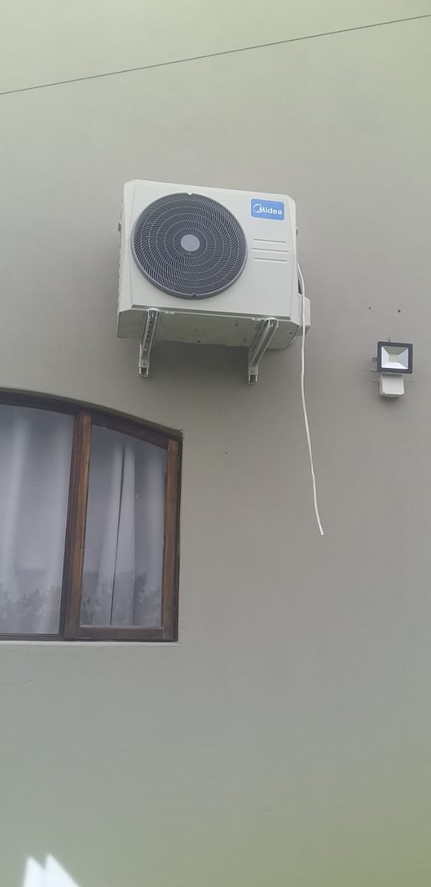 VRV system installation in restaurant for dining comfort